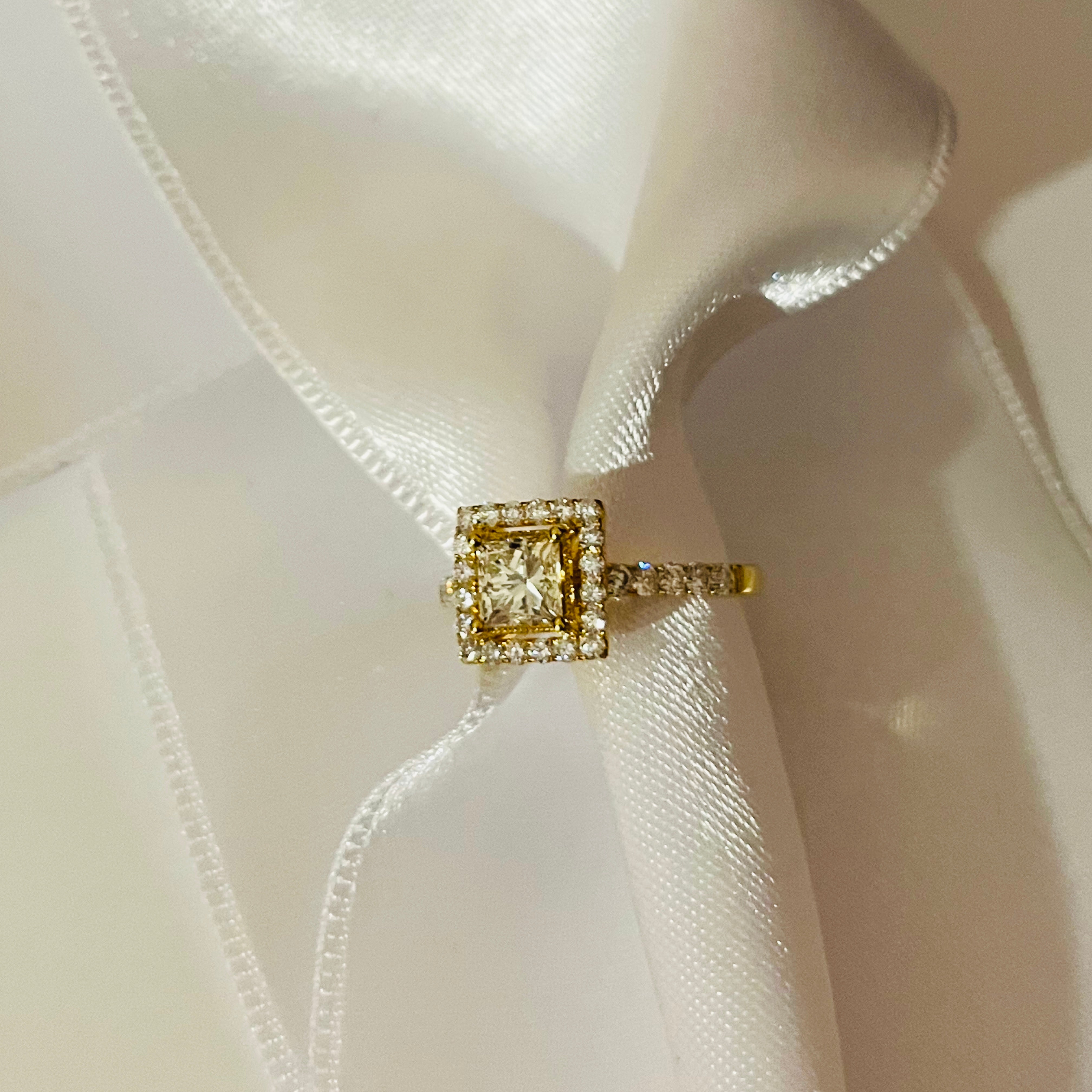 Пръстен от жълто злато с диаманти 1.36 карата